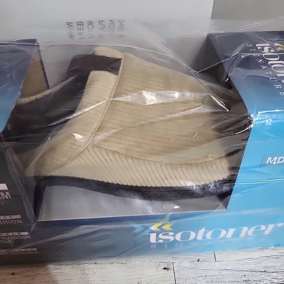 Isotoner Mens M 8-9 Corduroy Hoodback Slippers Pebble Memory Foam Inside Outdoor - Picture 2 of 7